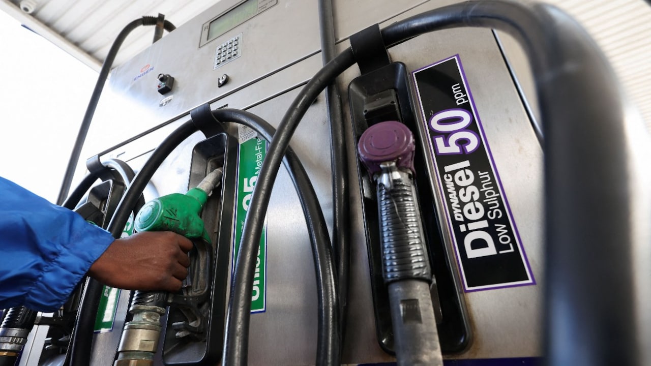 ईरान में तो है तेल का भंडार, वहां कितने रुपये लीटर है पेट्रोल?