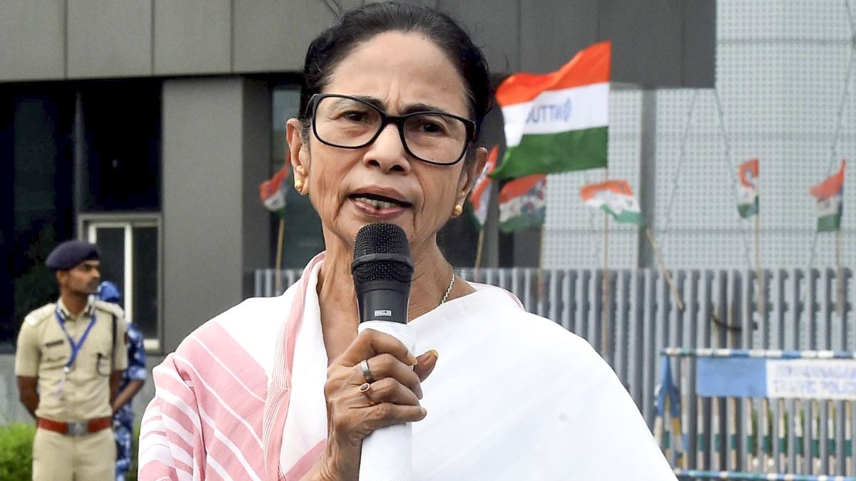 स्टार प्रचारकों की लिस्ट में ममता बनर्जी और अभिषेक बनर्जी का नाम प्रमुख है. (File Photo: ITG)