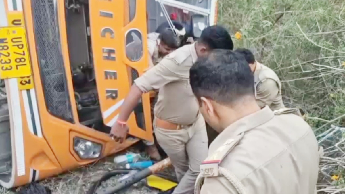 यात्रियों को बचाते-बचाते खुद हार गए जिंदगी, बस ड्राइवर मोहम्मद आजाद की मौत