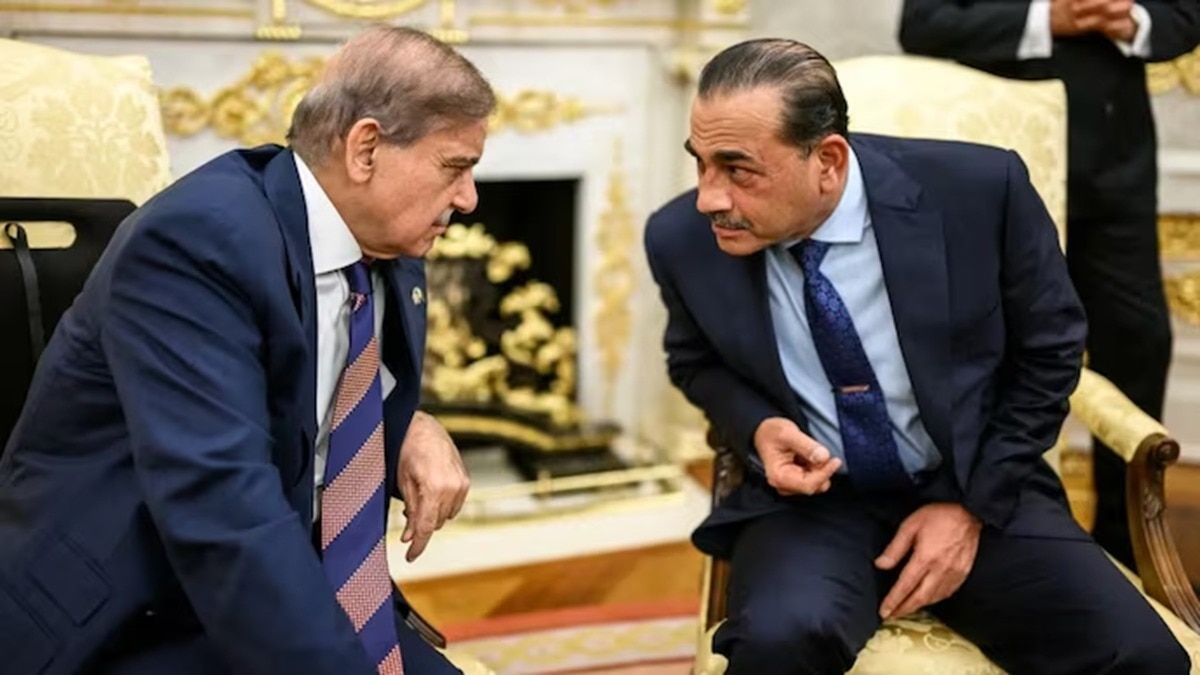 Pakistani PM Shehbaz Sharif and Army chief Asim Munir