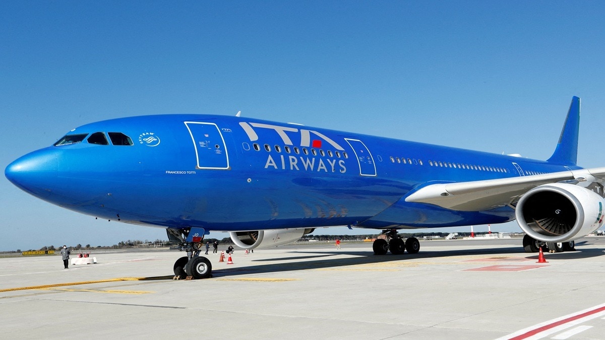 इटली में गंभीर तेल संकट, चार एयरपोर्ट पर रशनिंग शुरू. (photo: Reuters)