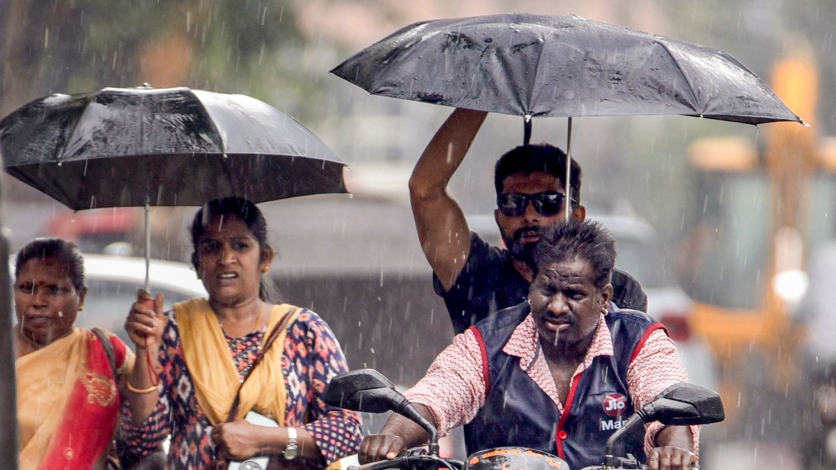 यूपी में आगरा, मेरठ, मथुरा सहित इन 12 जिलों में एकाएक बदल सकता है मौसम, IMD का अलर्ट