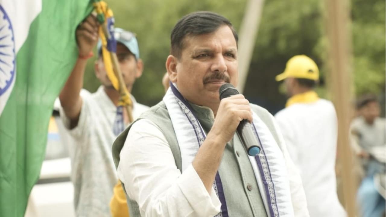 ‘रोजगार दो या 10 हजार भत्ता दो’, संजय सिंह का योगी सरकार पर हमला