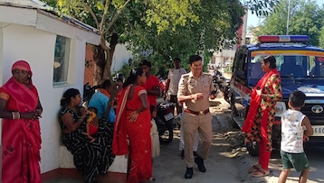 घर वालों ने पुलिस से जीजा और साली के भागने की शिकायत की (Photo: ITG) घर वालों ने पुलिस से जीजा और साली के भागने की शिकायत की (Photo: ITG)