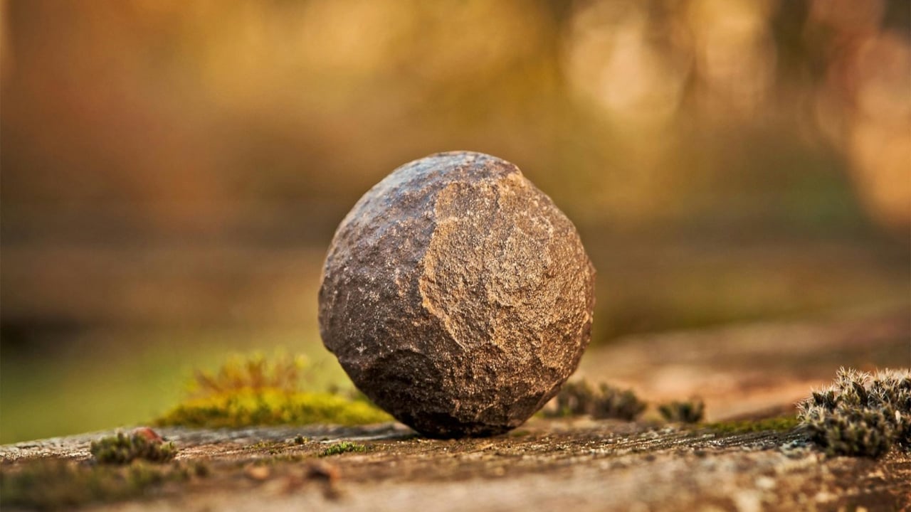 इजरायल में मिली 2100 साल पुरानी गोली! इस पर दुश्मनों के लिए लिखा था ये संदेश