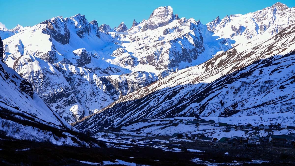 हिमालय की बर्फ और ग्लेशियर तेजी से पिघल रहे हैं, इसमें बड़ा हाथ ब्लैक कार्बन का है. (Photo: Getty)