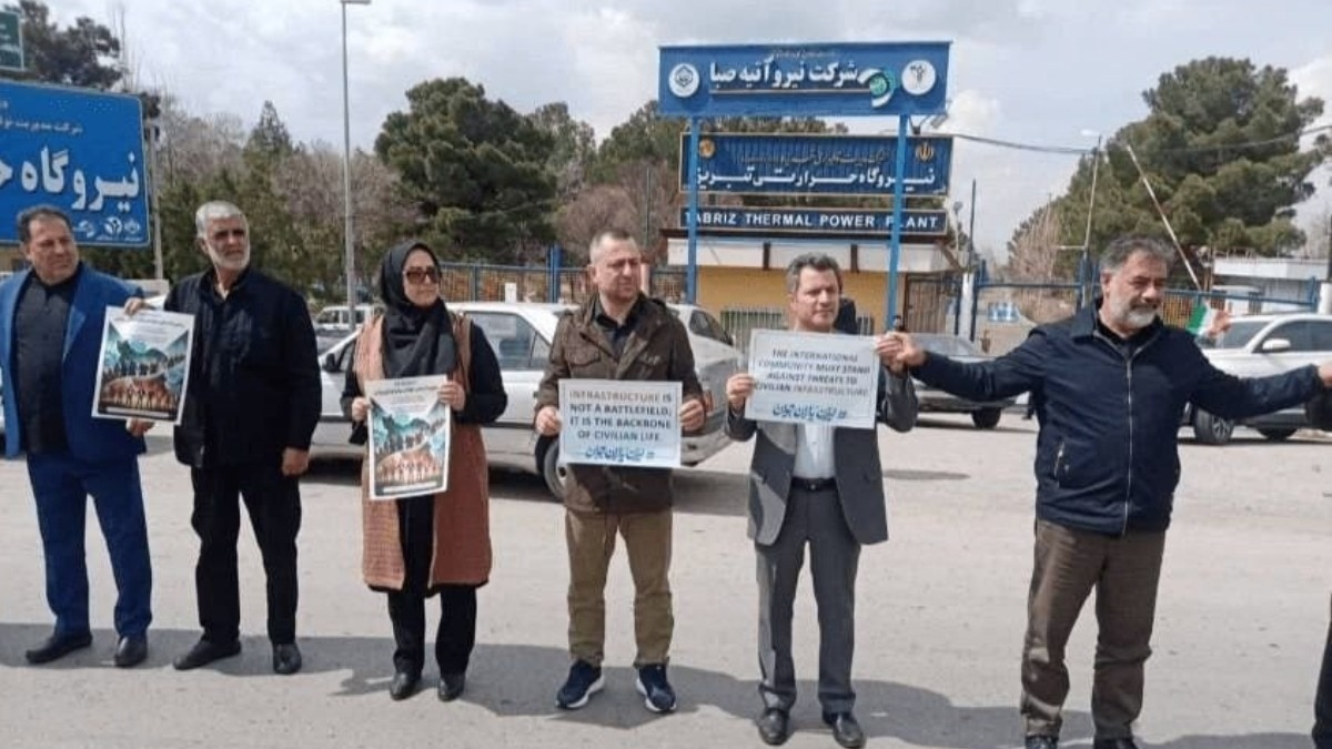 Iran Civilians Human Chain