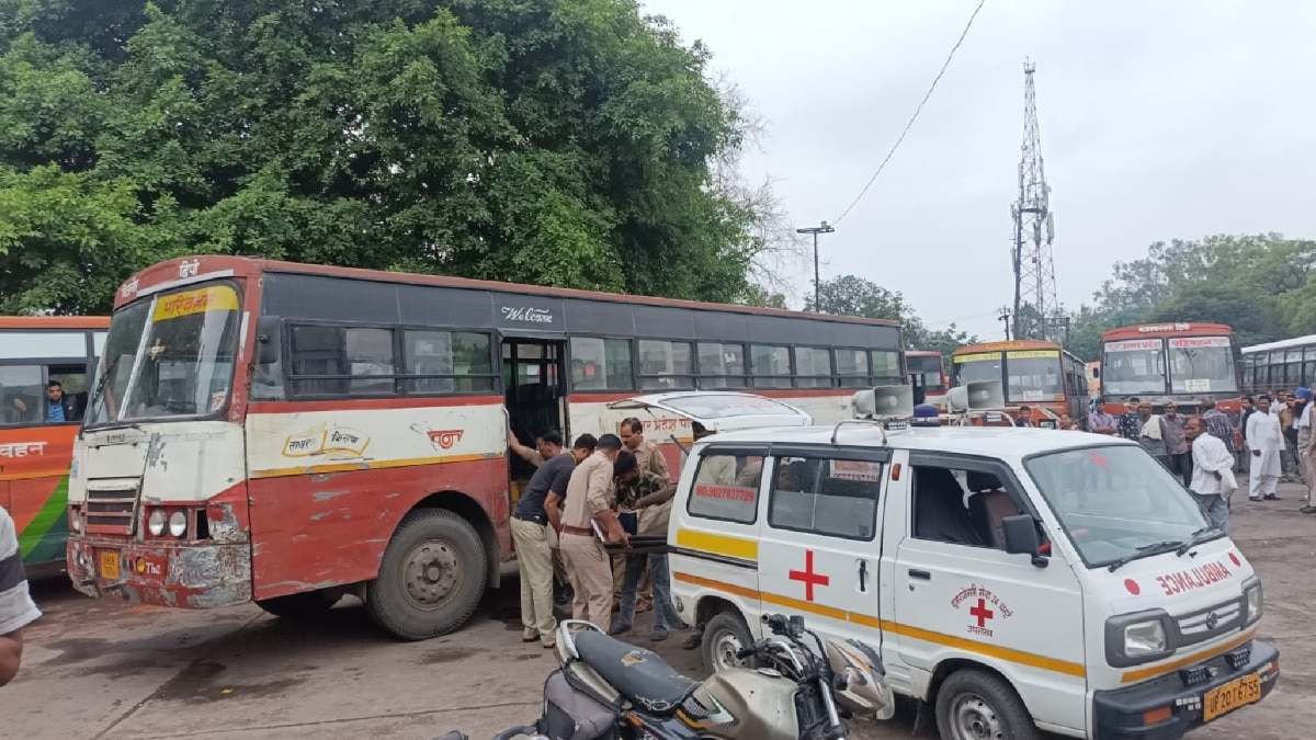 खड़ी बस के अंदर लटकती मिली ड्राइवर की लाश (Photo: itg)