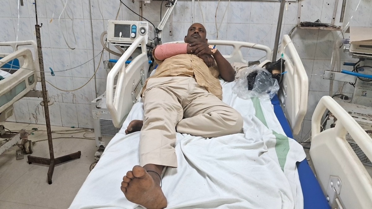 वार्ड पार्षद के मुंह से शराब की गंध आ रही थी.(Photo: Pankaj Kumar/ITG)