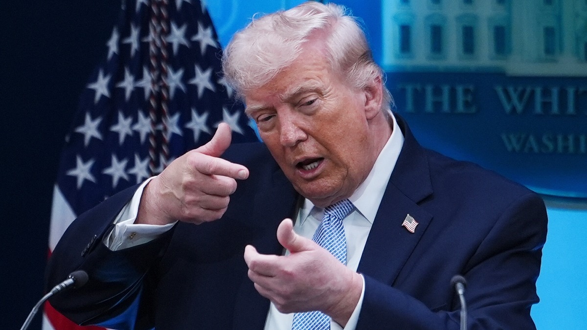 ट्रंप की ईरान को चेतावनी. (AP Photo/Julia Demaree Nikhinson)