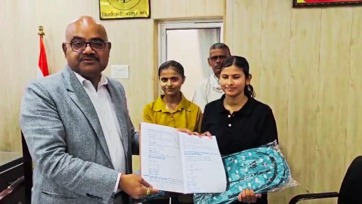 दसवीं क्लास में पढ़ाई कर रही है बच्ची. (Photo: ITG)