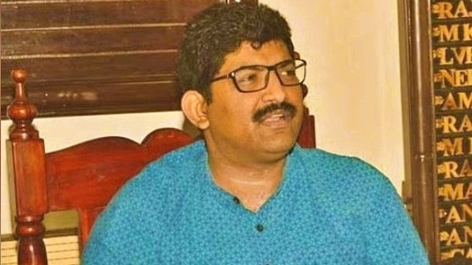 2000 बैच के आईएएस अधिकारी अनुराग यादव (File Photo)