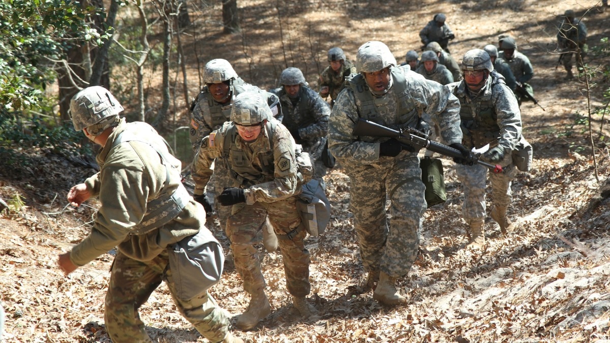 अमेरिका में सेना भर्ती सिस्टम को लेकर नई व्यवस्था चर्चा का विषय बन गई है (Photo: USAR Army)