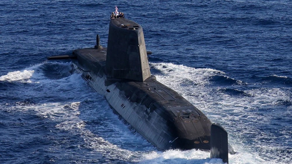 रूस की पनडुब्बियों पर ब्रिटेन और नॉर्वे ने साथ मिलकर बड़ा एक्शन लिया है (Photo: Royal Navy)