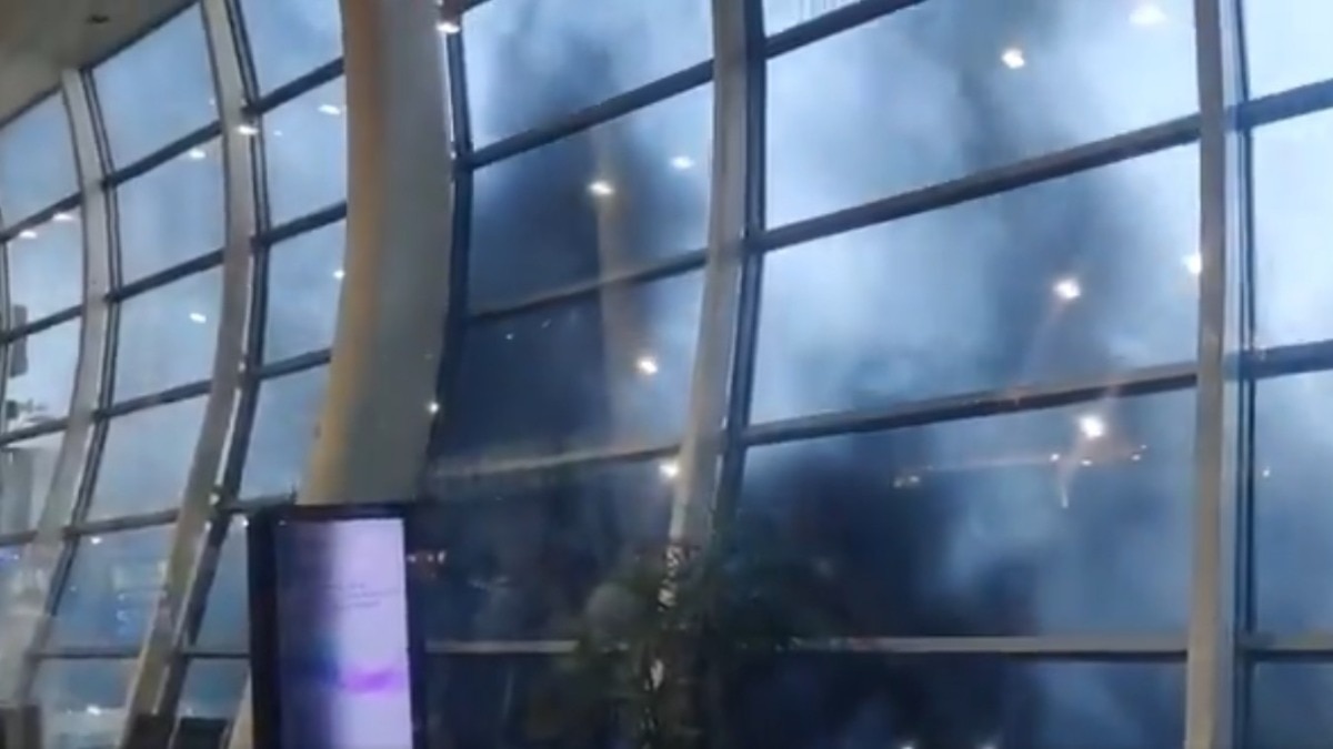Plumes of smoke at Mumbai airport T1 after short circuit sparks fire