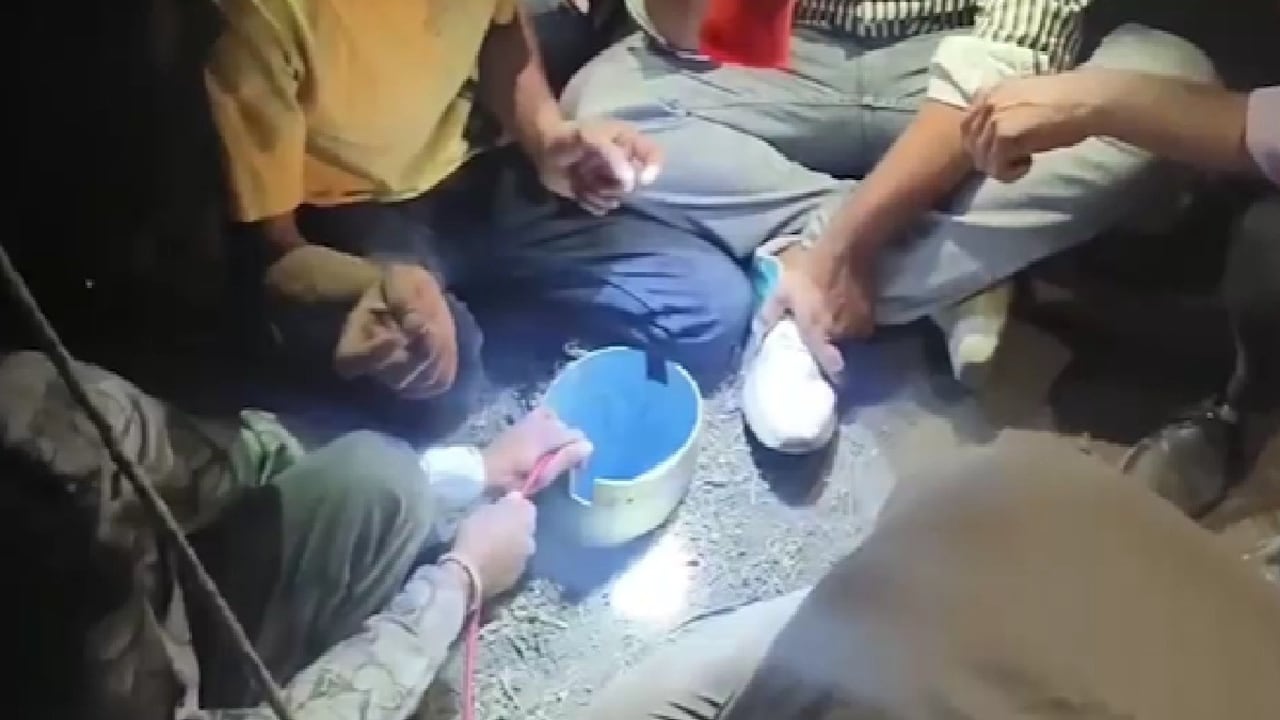 60 फीट गहराई में अटका है 3 साल का मासूम..., खेलते हुए जा गिरा बोरवेल में