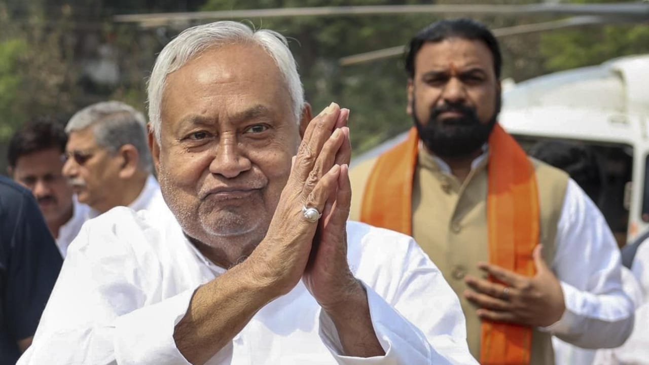 नीतीश कुमार का बड़ा फैसला: राज्यसभा सदस्य बने, अब बिहार की राजनीति में होगा नया अध्याय नीतीश कुमार का बड़ा फैसला: राज्यसभा सदस्य बने, अब बिहार की राजनीति में होगा नया अध्याय