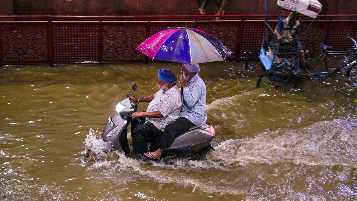 बरसात में बेहाल हो जाता है दिल्ली का हाल (File Photo: PTI)