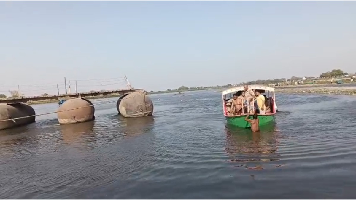 वृंदावन में यमुना में नाव पलटने से 10 पर्यटकों की डूबकर मौत हो गई. (Photo: ITG)