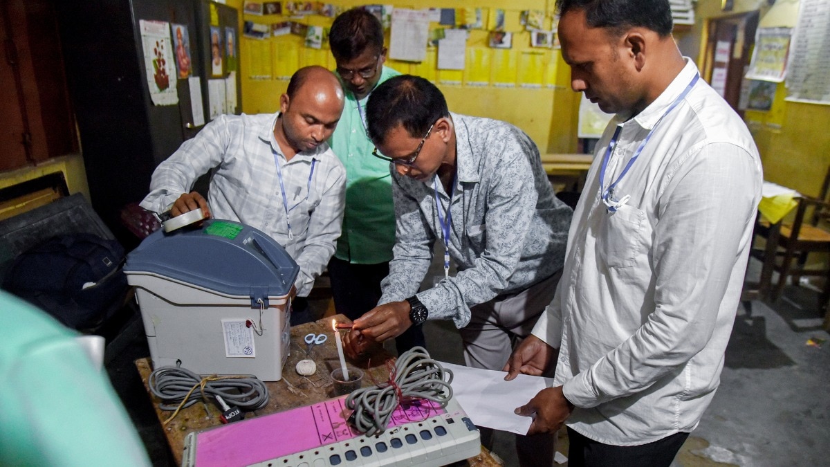असम में झड़प के बाद एक बूथ पर फिर से वोटिंग का फैसला लिया गया है (Photo: PTI)