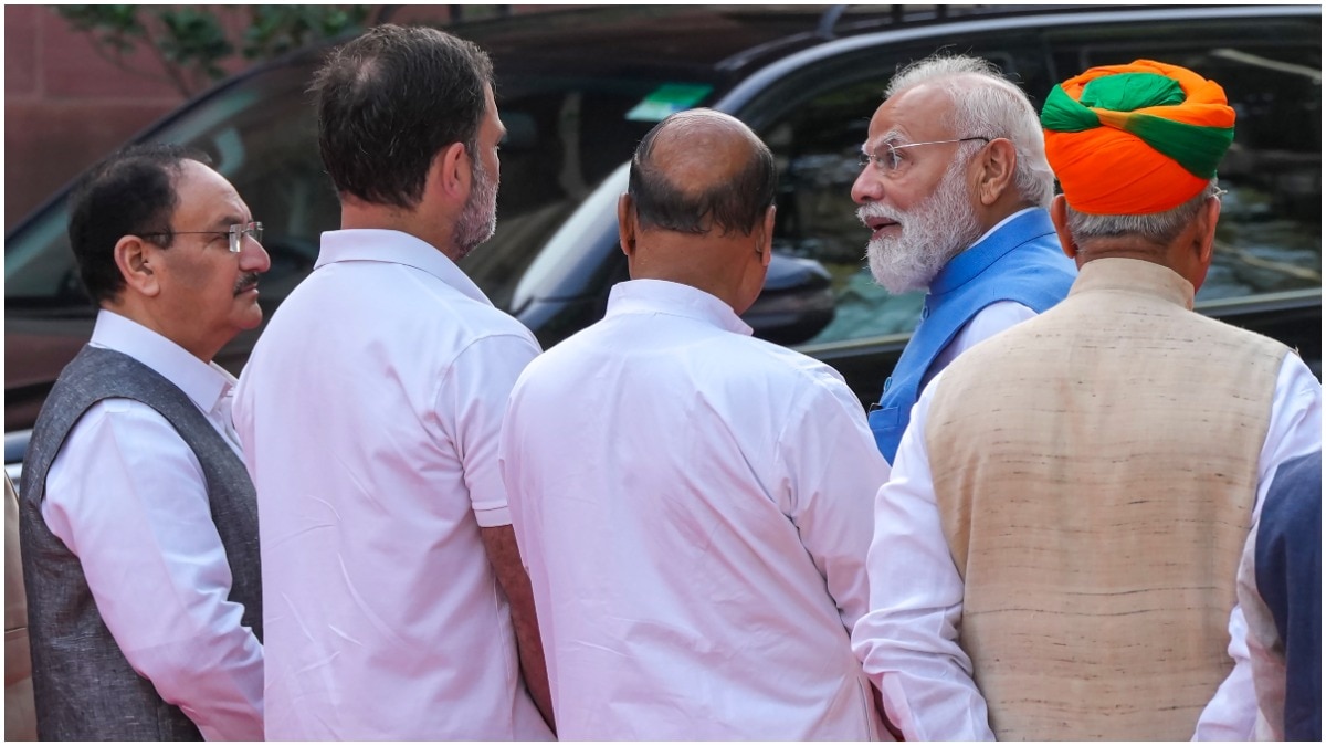 जब संसद में साथ नजर आए PM मोदी और राहुल गांधी, सोशल मीडिया पर Video वायरल