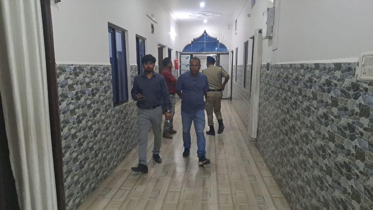 पति की सर्विस रिवॉल्वर से एसआई की पत्नी ने खुद को मारी गोली!