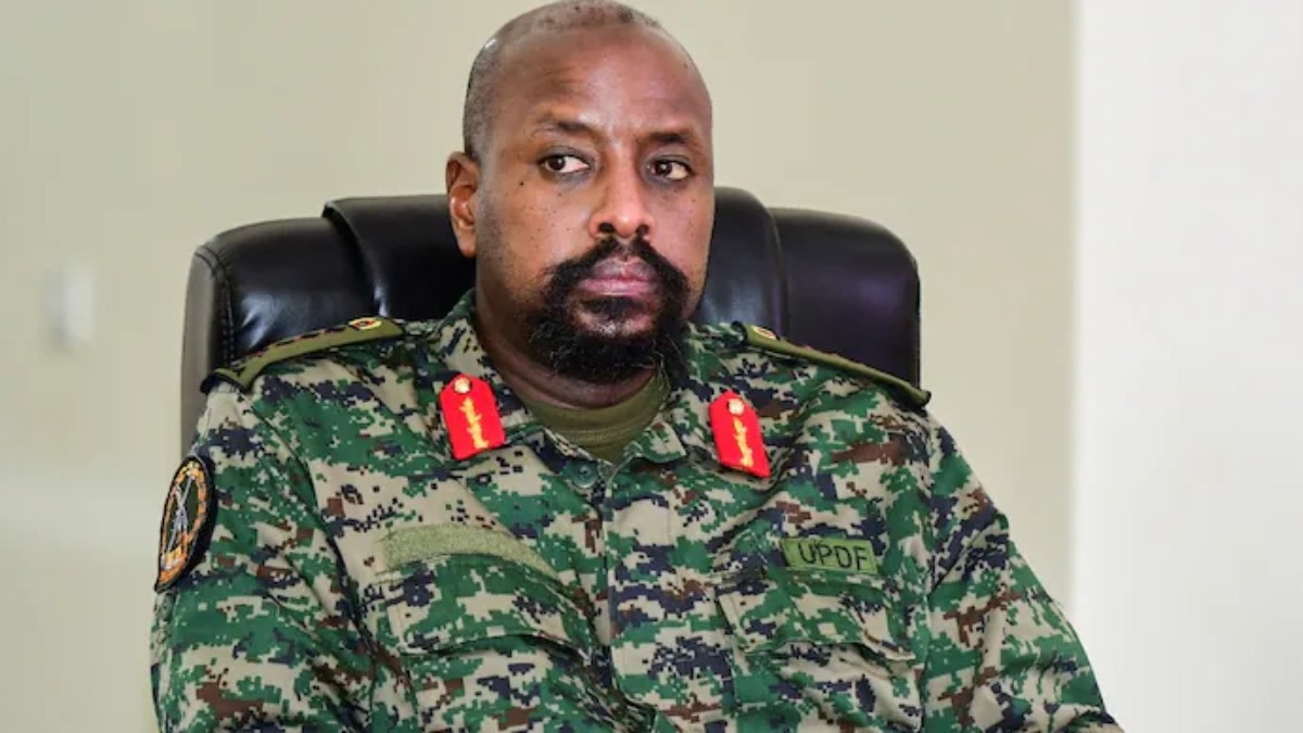 युगांडा जनरल मुहूजी कैनेरुगाबा की मांगों पर दुनियाभर में चर्चाएं तेज हो गई हैं (Photo: Reuters)