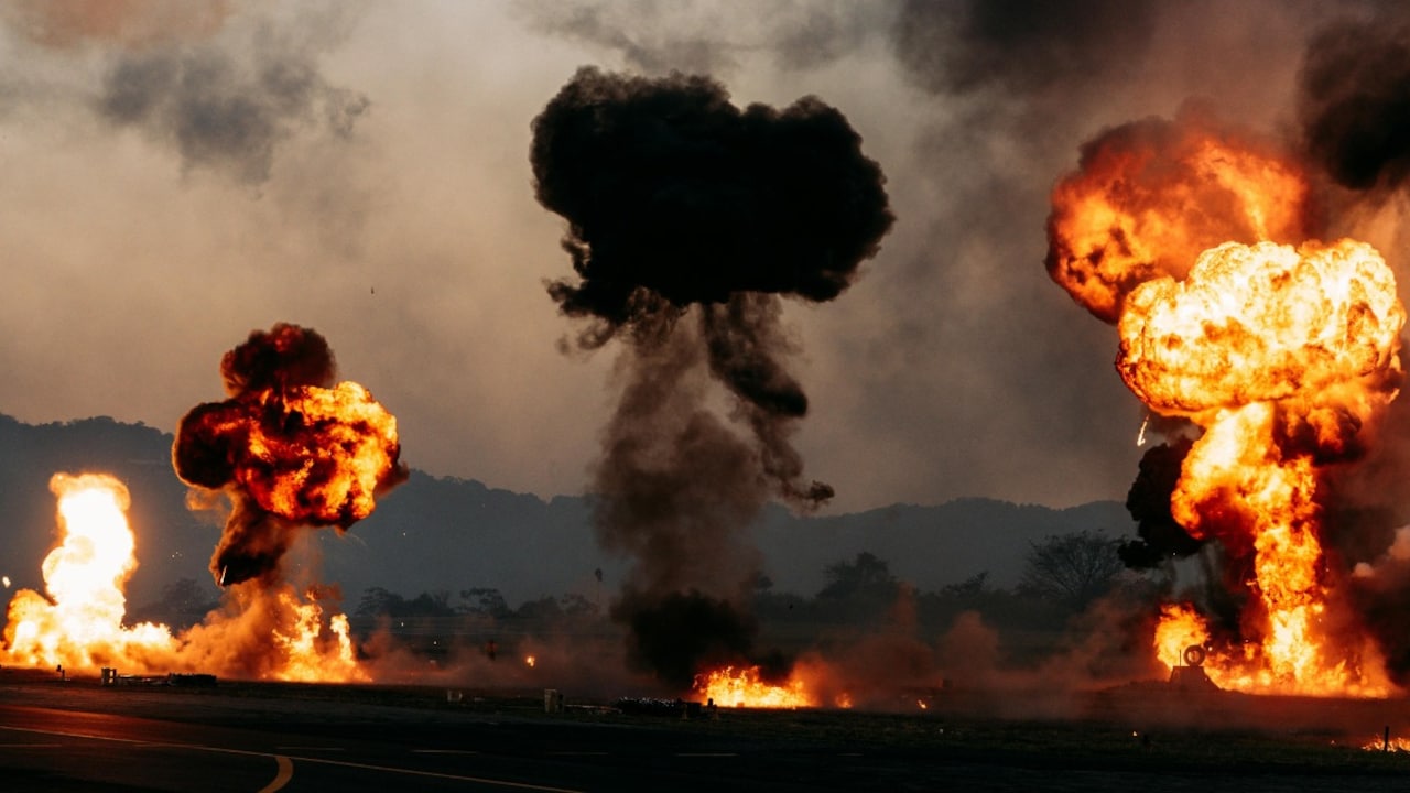 इस देश में वायुसेना का अपने ही लोगों पर हमला, 200 से ज्यादा मौत की आशंका