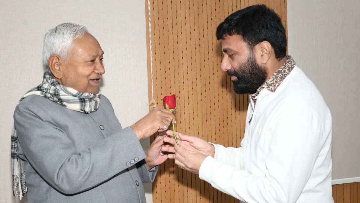 नीतीश कुमार के करीबी पप्पू पांडेय की तलाश में पुलिस (Photo-social media)