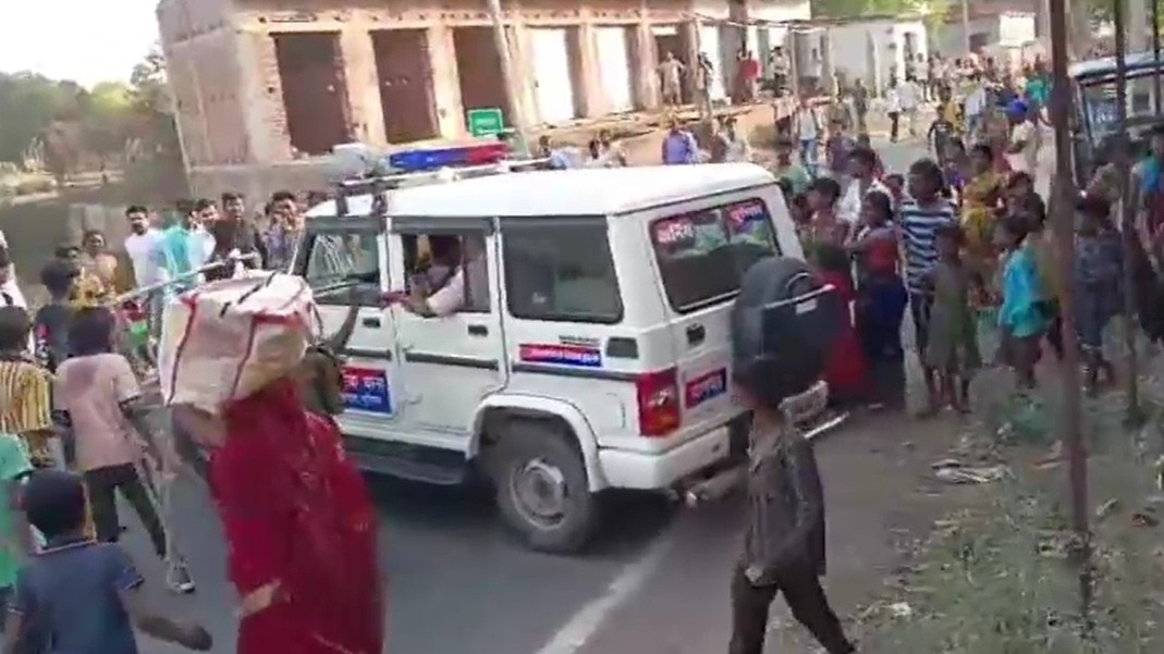 जहानाबाद में पुलिस के वाहन से कुचलने से बच्ची की मौत पर बवाल. (Photo: Screengrab)