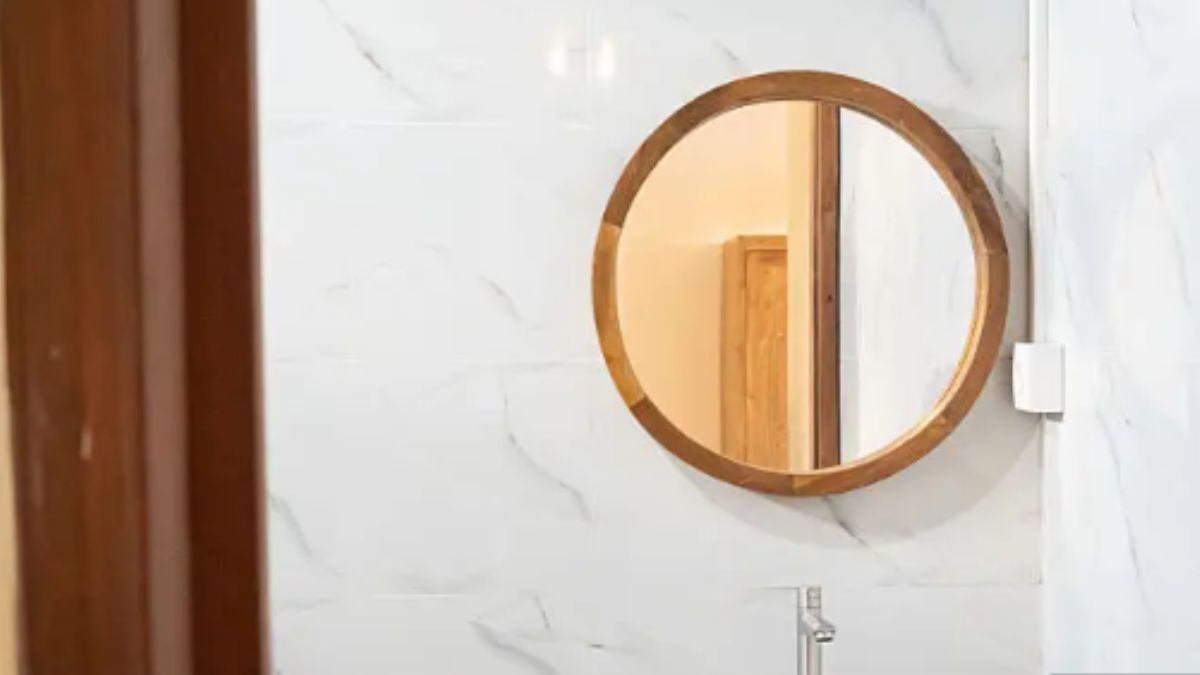 Bathroom Mirror Astro Tips