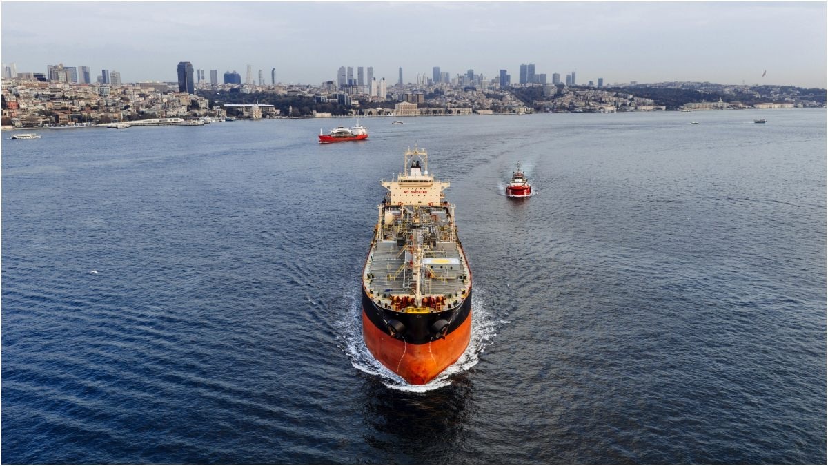 स्ट्रेट ऑफ होर्मुज पर ईरान अब लारक द्वीप से कंट्रोल कर रहा है. (Photo: Representational/Pexels