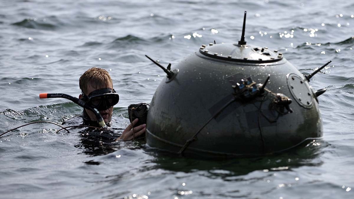 समंदर में बारूदी सुरंग हटाने का काम कैसे होता है? ईरान ने बिछाया, हटा पाएगा अमेरिका