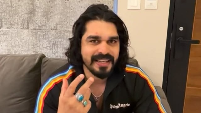 मलयाली एक्टर ने 'जबरदस्ती' एक्ट्रेस को खिलाया बीफ, भड़के यूजर्स