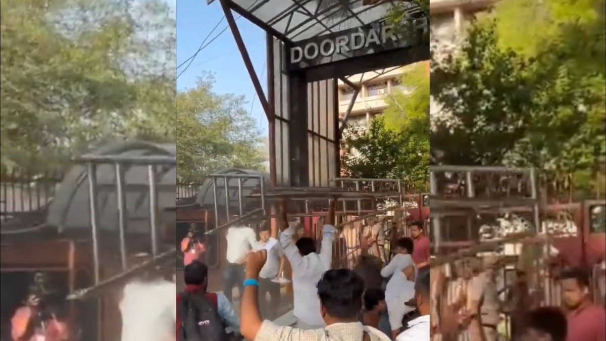 मंडी हाउस इलाके में NSUI का प्रोटेस्ट