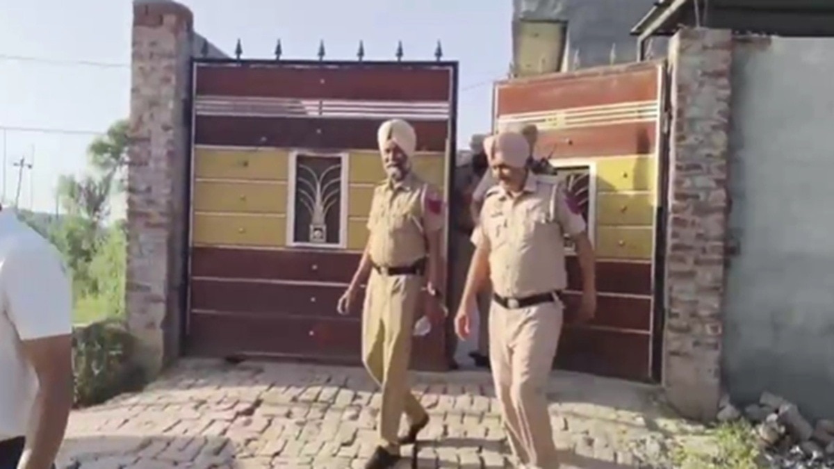 कोठी के अंदर 'कोठा'? मोगा में सेक्स रैकेट का भंडाफोड़, पकड़ी गईं 14 लड़कियां