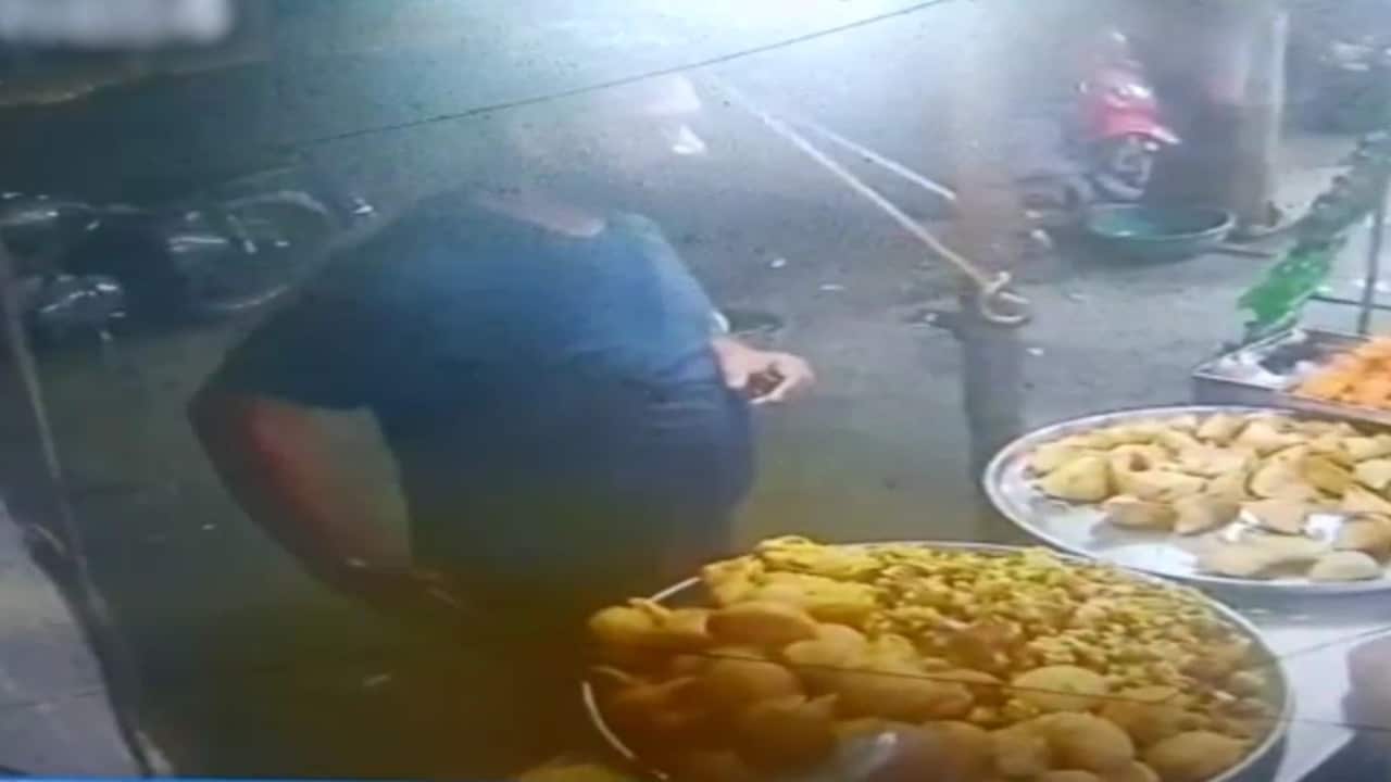 29 साल का रेलकर्मी अचानक गिरा और हो गई मौत, Video