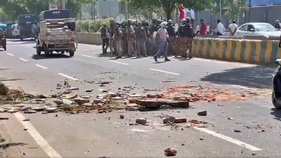 नोएडा हिंसा केस में पुलिस का एक्शन तेज (Photo- Screengrab)