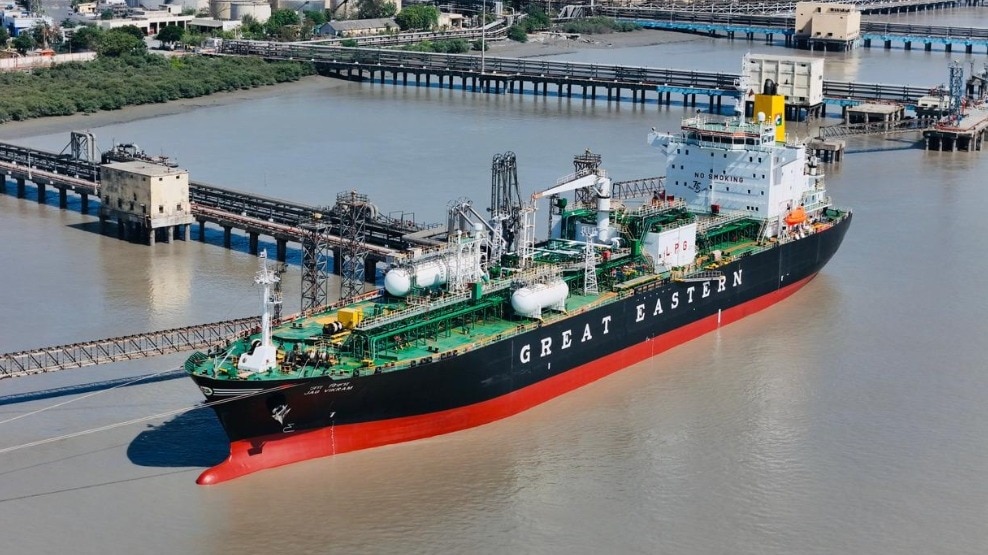 Indian LPG vessel jag vikran reaches kandla port.