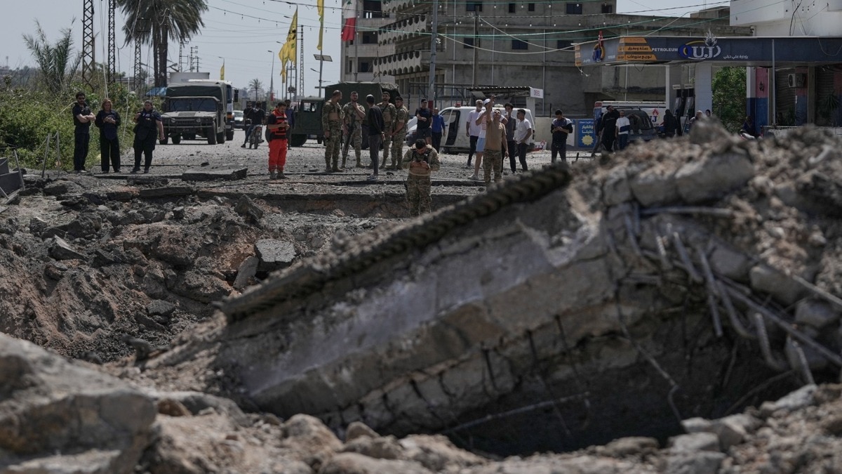 इजरायल-लेबनान के नेता 34 साल बाद मिले, दोनों देशों के बीच हो गया सीजफायर, ट्रंप का ऐलान