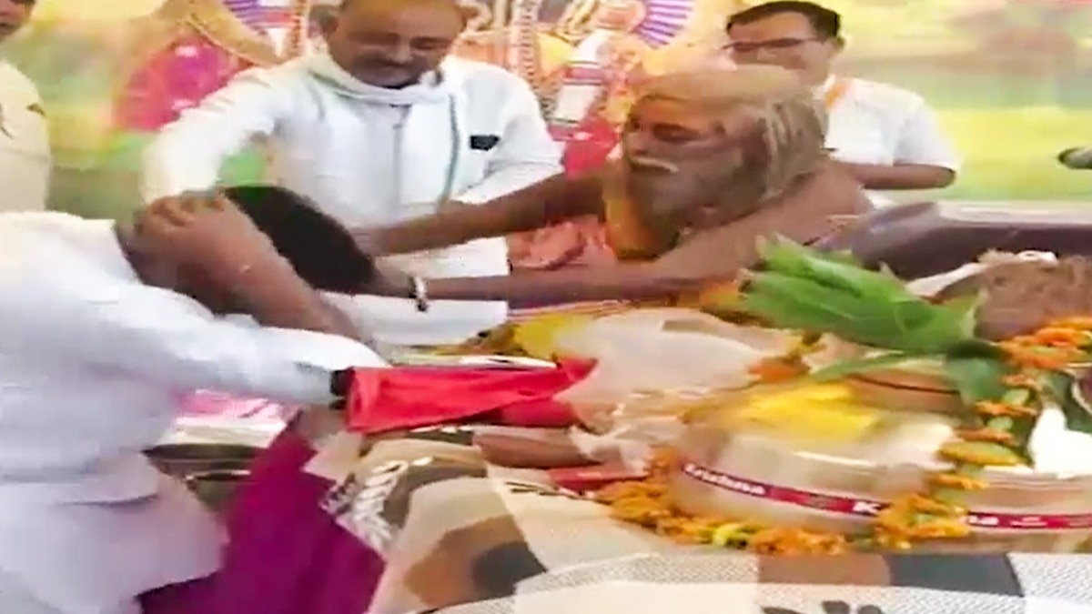 BJP MLA from Sevada, Pradeep Agarwal, who had come to seek Baba's blessings,