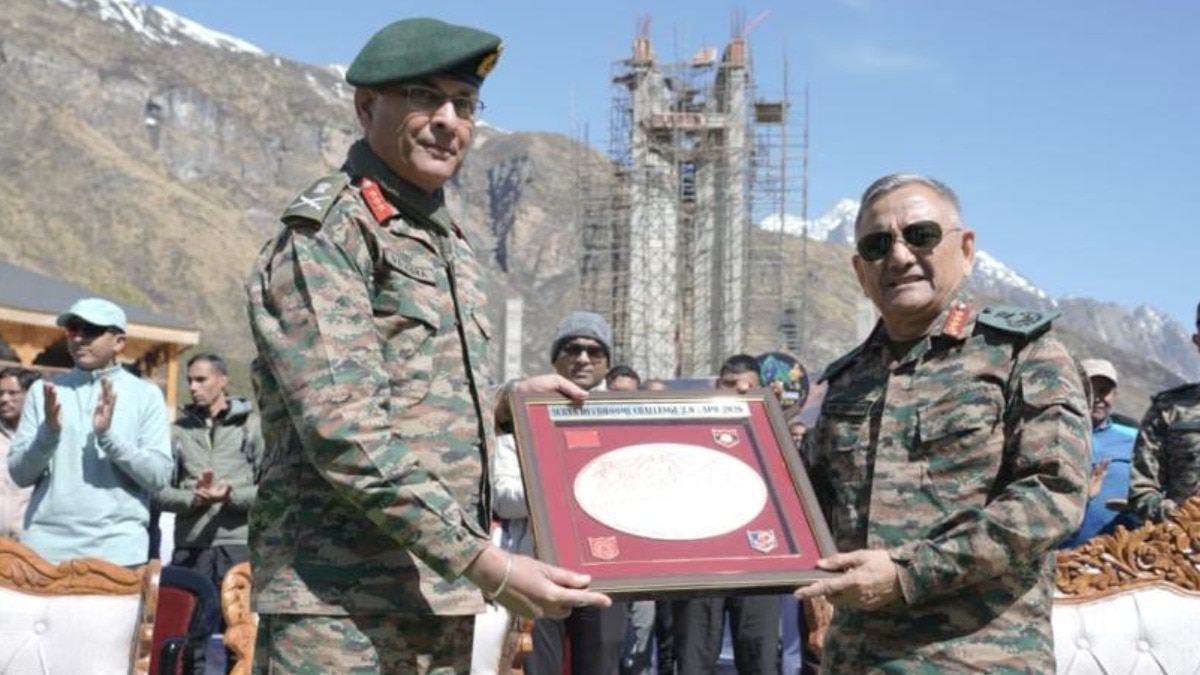 CDS अनिच चौहान ने सीमावर्ती गांवों की भूमिका को बेहद अहम बताया है (Photo: ITG/ Manjeet Negi)