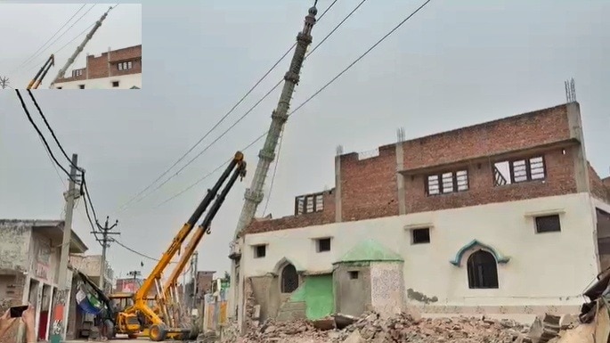 संभल में अवैध अतिक्रमण पर एक्शन (Photo- Screengrab)