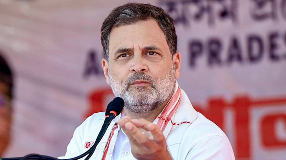 राहुल गांधी की नागरिकता विवाद में बढ़ी मुश्किलें, हाईकोर्ट ने दिया FIR दर्ज करने का आदेश राहुल गांधी की नागरिकता विवाद में बढ़ी मुश्किलें, हाईकोर्ट ने दिया FIR दर्ज करने का आदेश