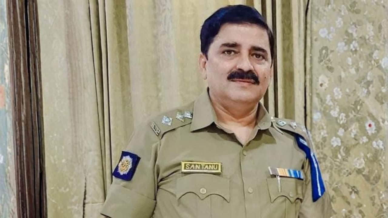 कोलकाता डिप्टी कमिश्नर के घर ED की छापेमारी, रंगदारी और सिंडिकेट रैकेट से जुड़े हैं तार