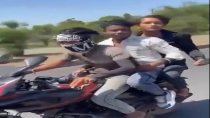 दो सगे भाई घायल.(Photo: Screengrab)