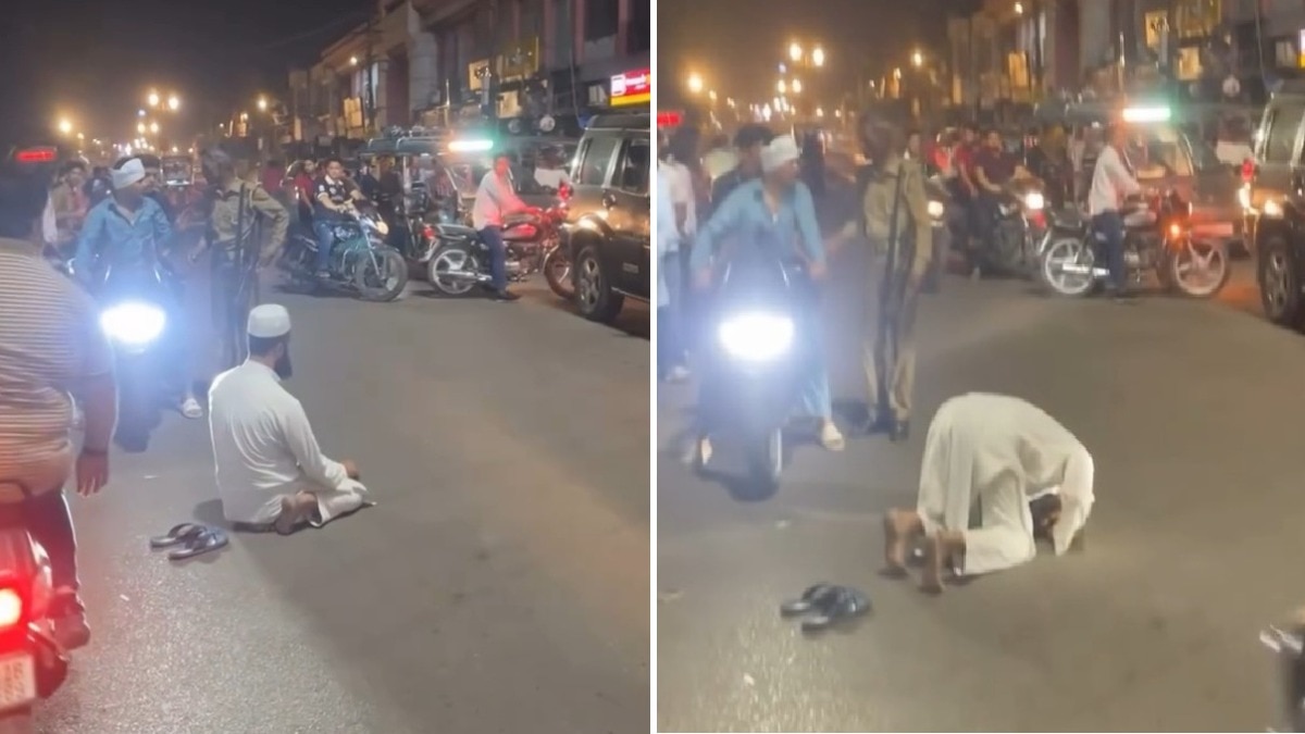 सड़क के बीचों बीच नमाज पढ़ने बैठ गया शख्स (Photo: itg)