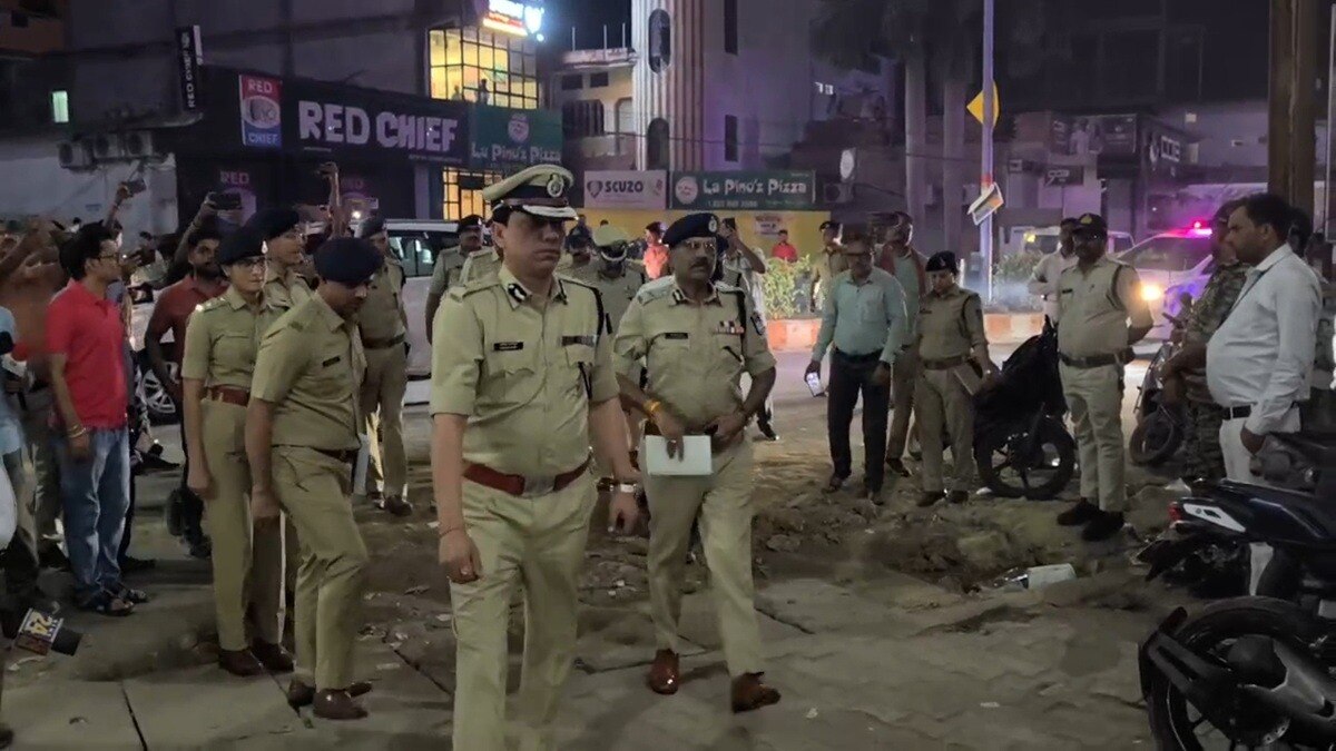 सिंगरौली में दिन दहाड़े हुई बैंक में लूट. (Photo: Hariom Singh/ITG)