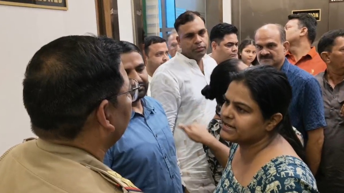 A wife created a massive scene at the wedding pavilion during her husband's second marriage.