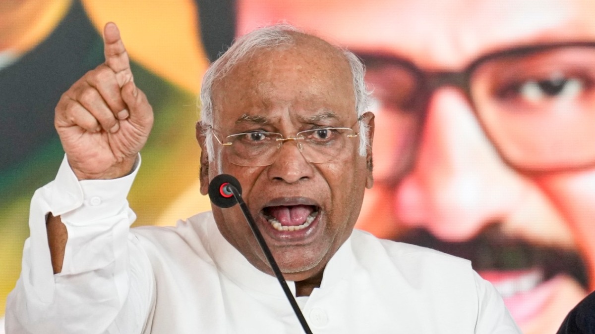 खड़गे तमिलनाडु में चुनावी दौरे पर हैं. (Photo: PTI)